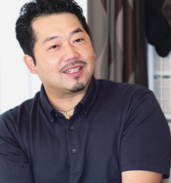 代表 春日 俊秀